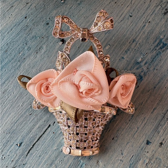 Jewelry - Gorgeous vintage silver basket brooch w/pink satin ribbon flowers & rhinestones